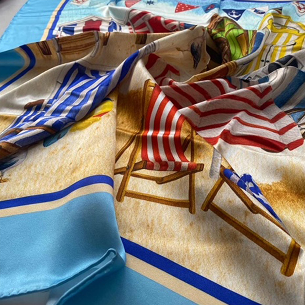 Eșarfă din mătase naturală satinată By the North Sea