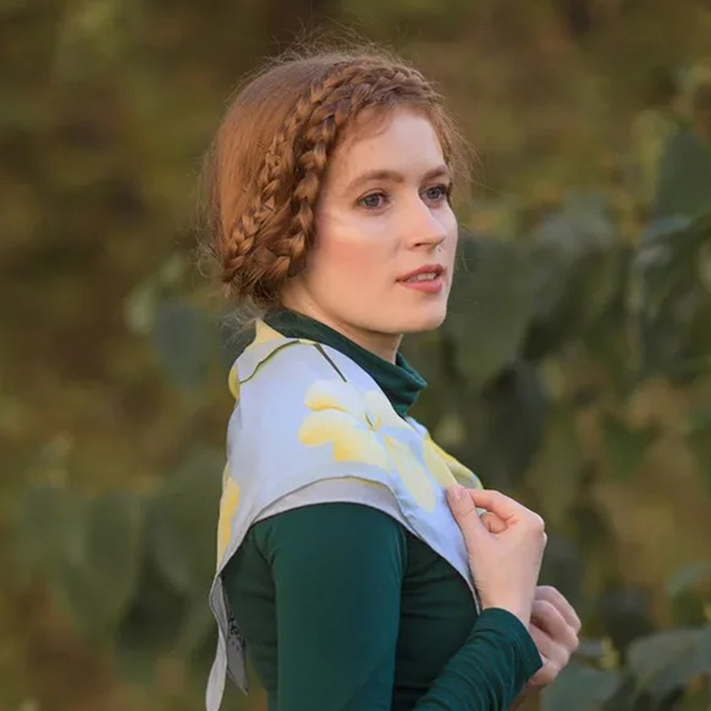 ORCHIDS NECKERCHIEF OM 10