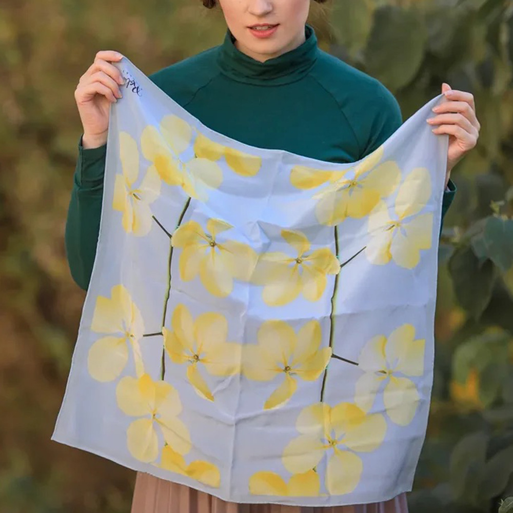 ORCHIDS NECKERCHIEF OM 8