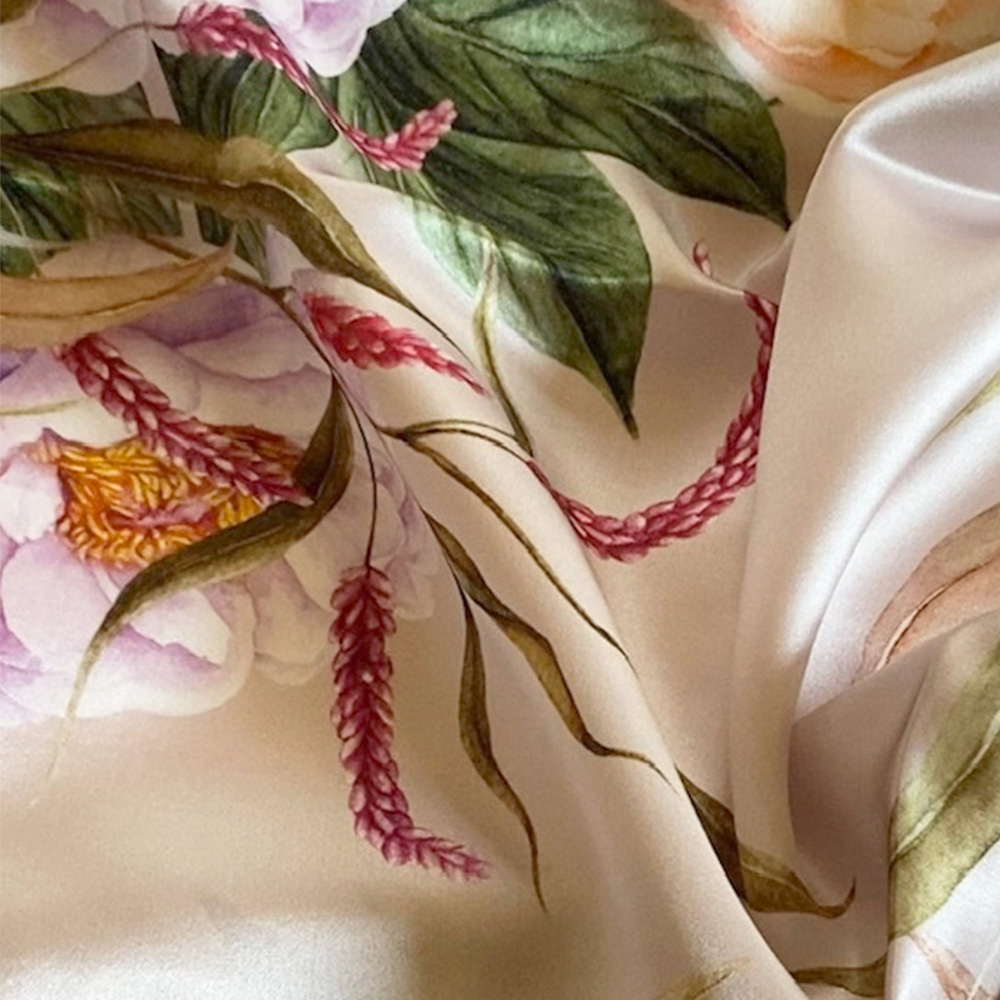 Eșarfă din mătase satinată Peonies Symphony