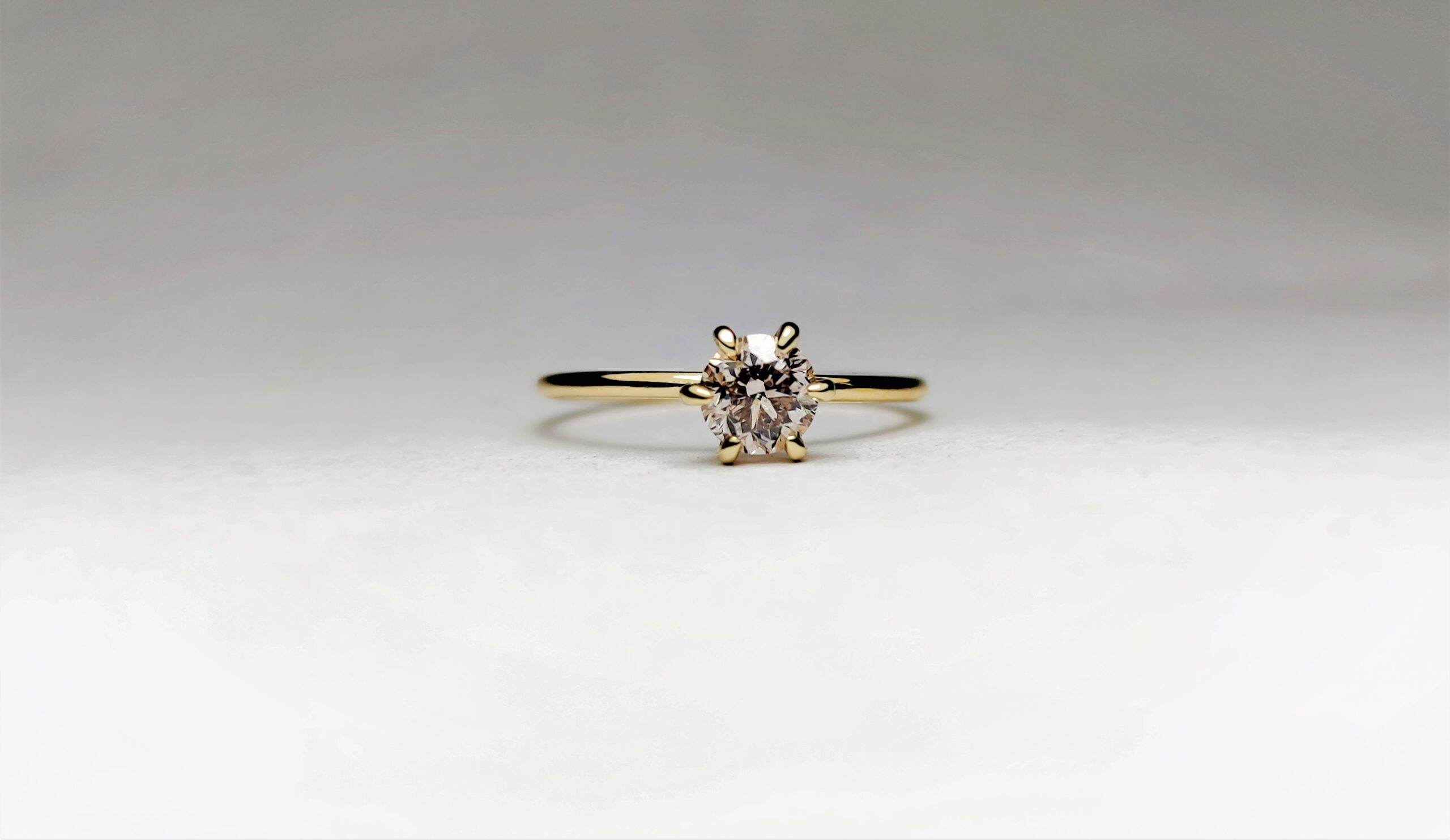 Inel de logodna cu diamant