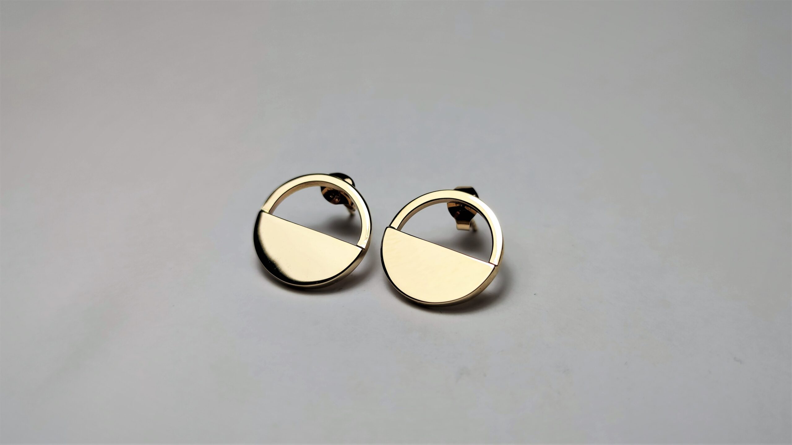 Cercei din aur galben