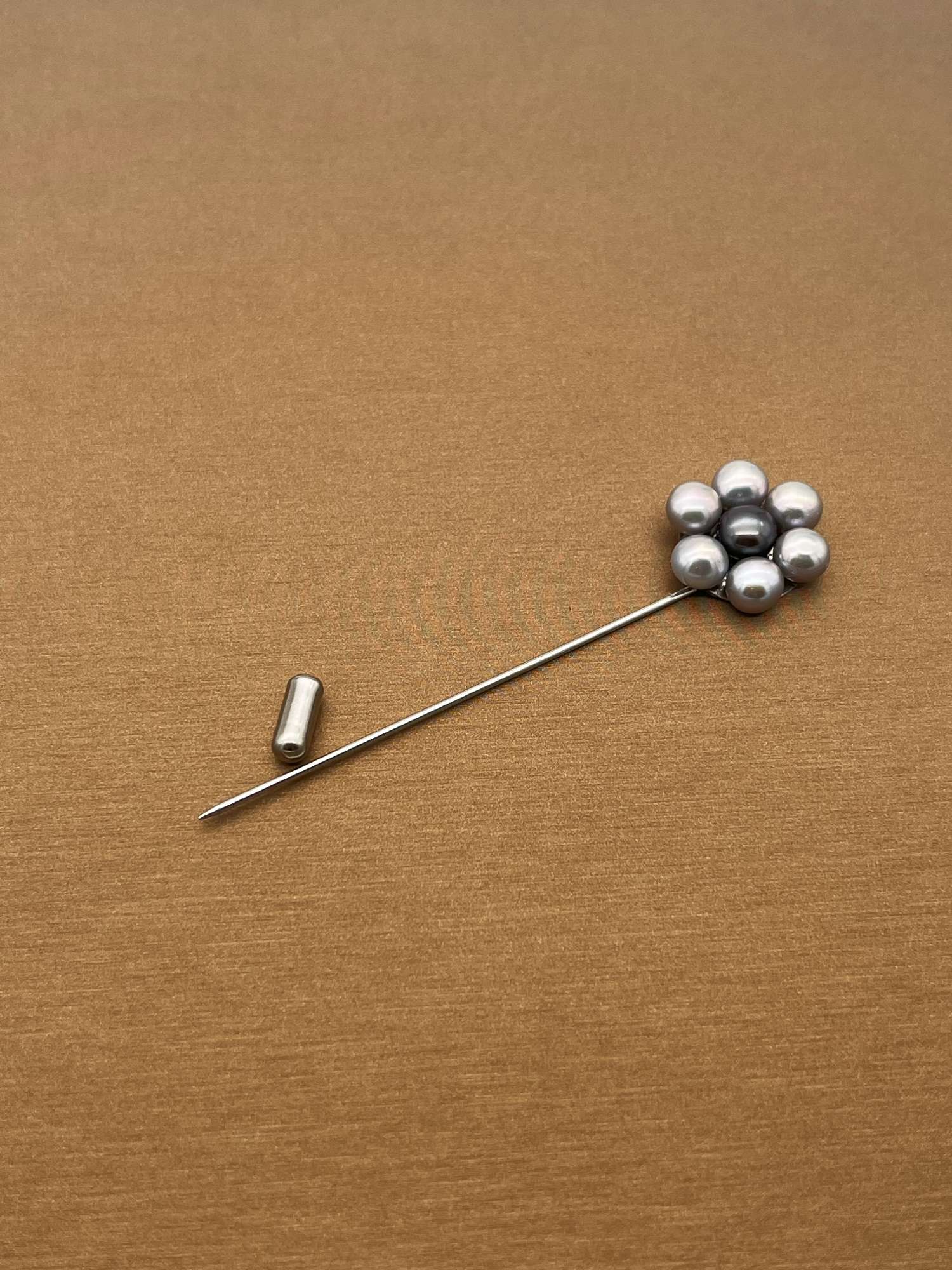 Brosa din otel inoxidabil cu perle naturale de cultura, gri/negru