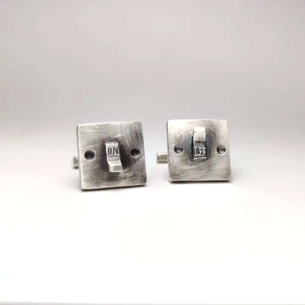 Butoni ON/ OFF din argint