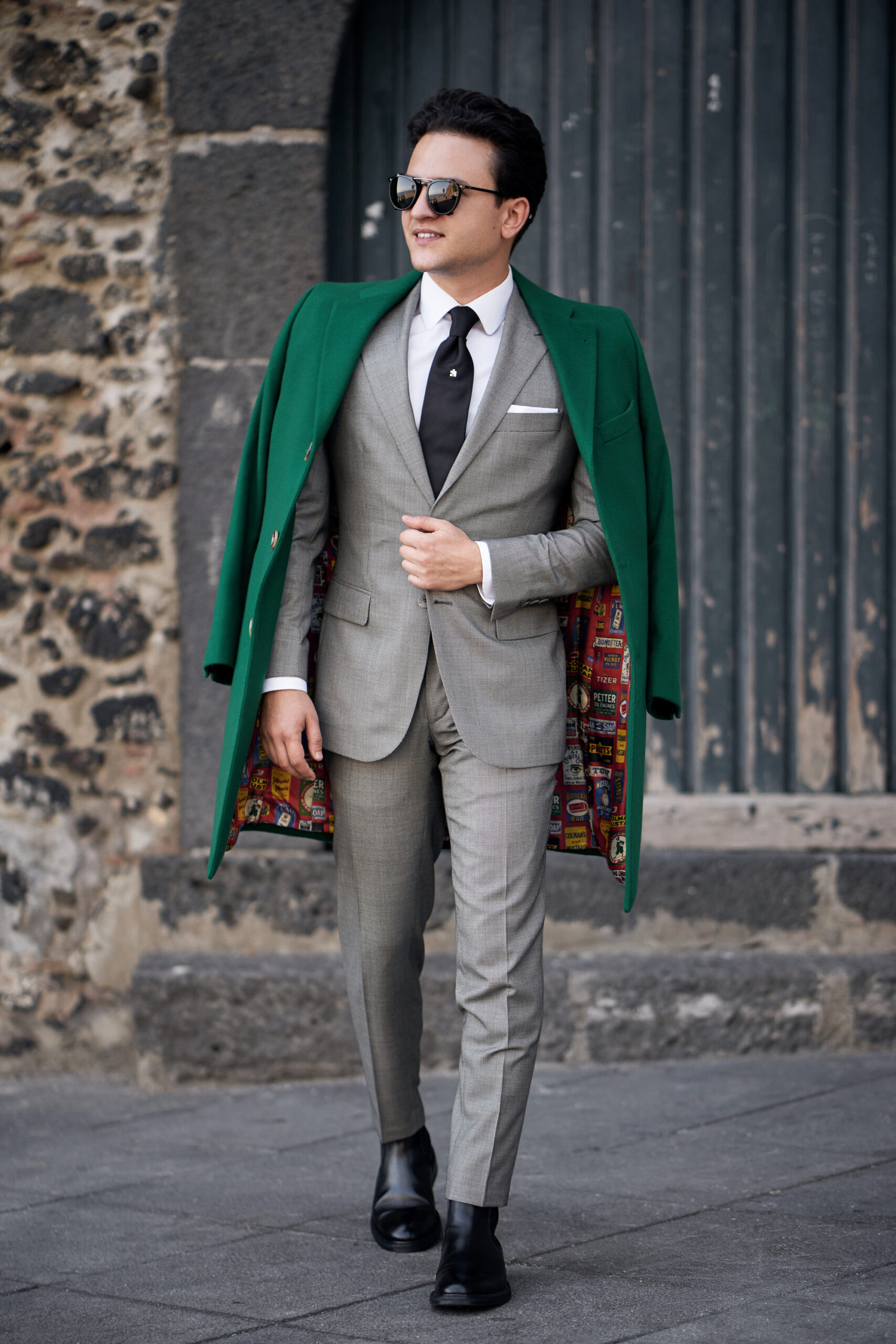 Costum "Classic Emerald" – Eleganță și Rafinament