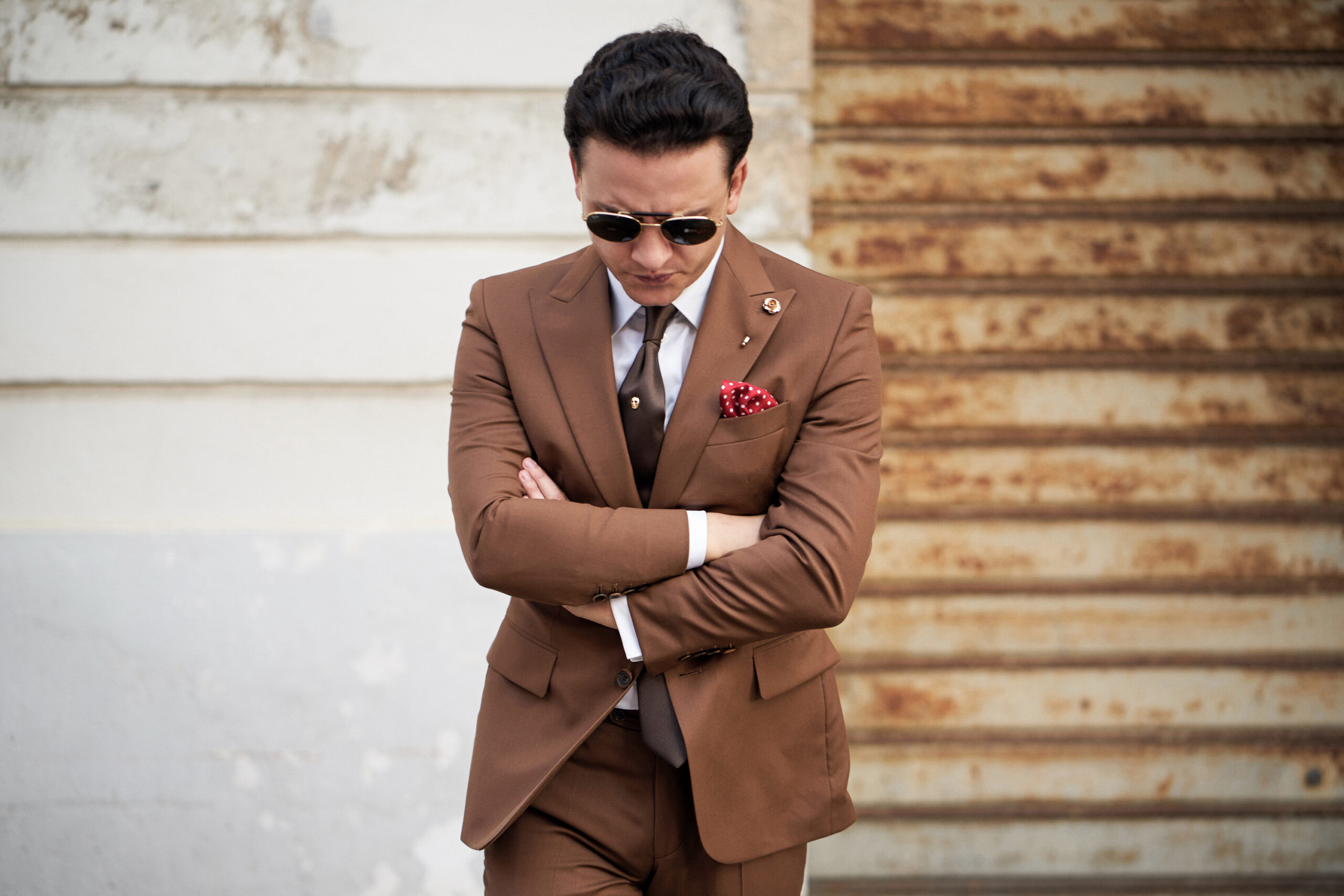 Costum de ceremonie “Milanese Caramel”