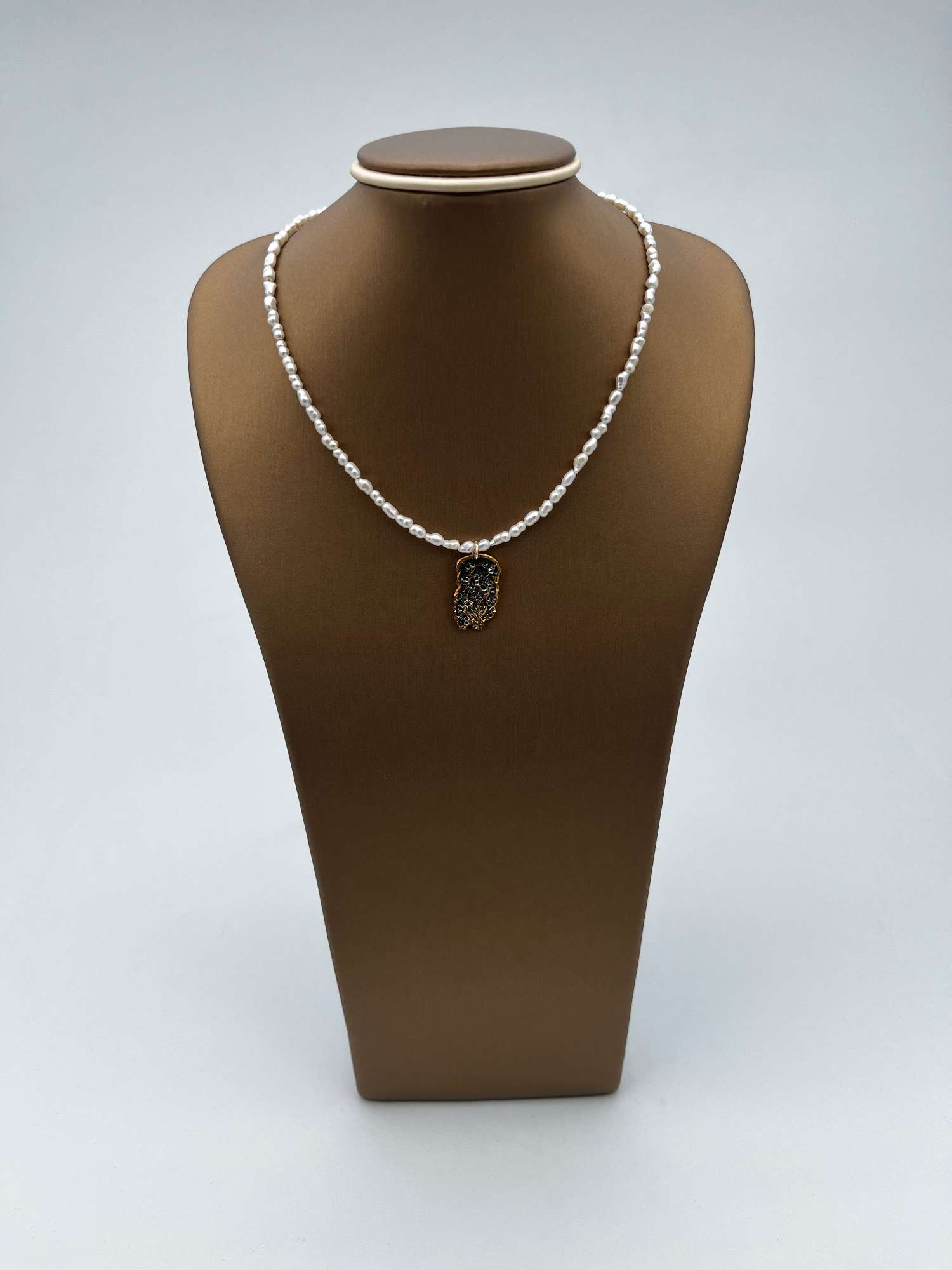 Colier din perle naturale tip army