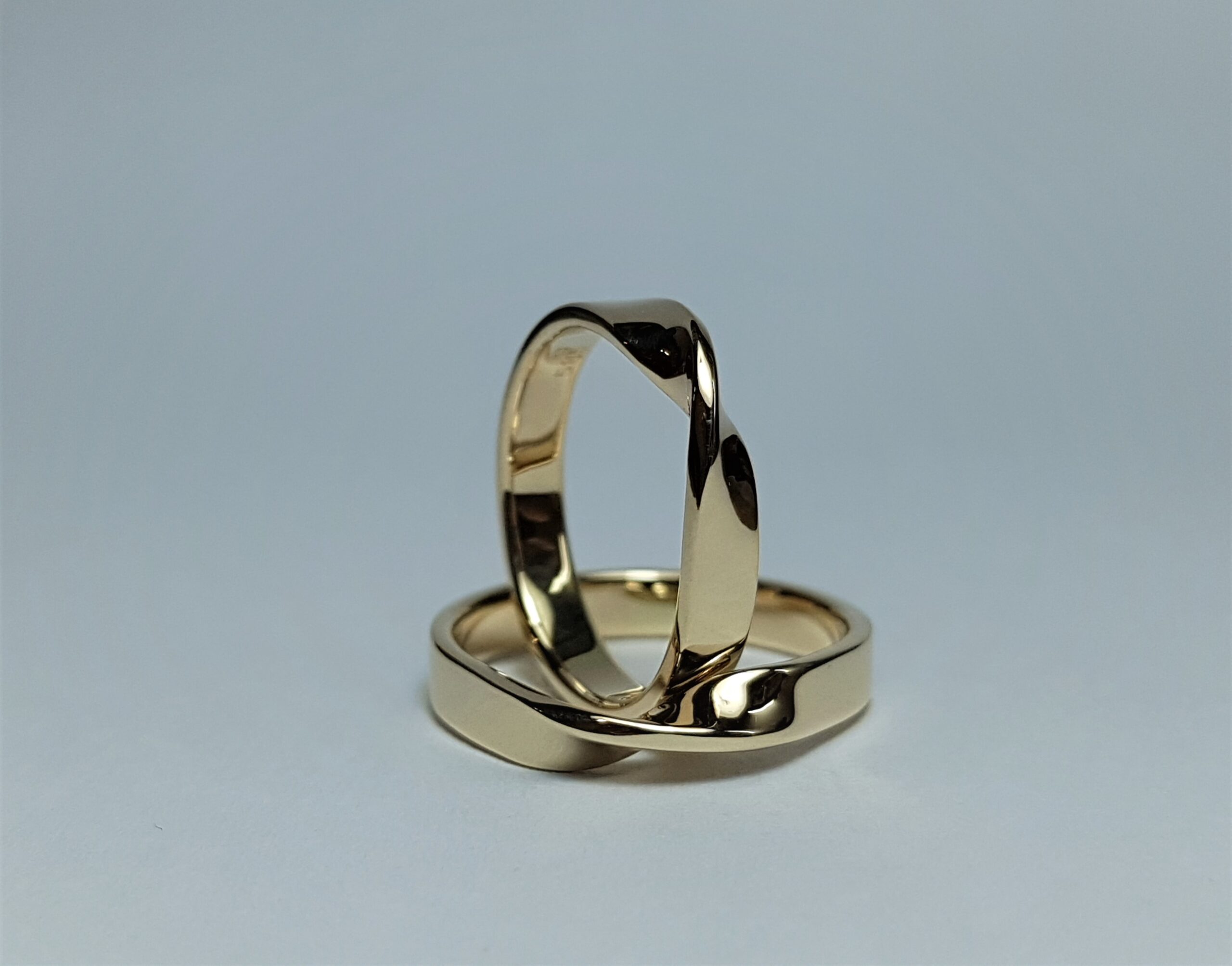 Verighete din aur, rasucite