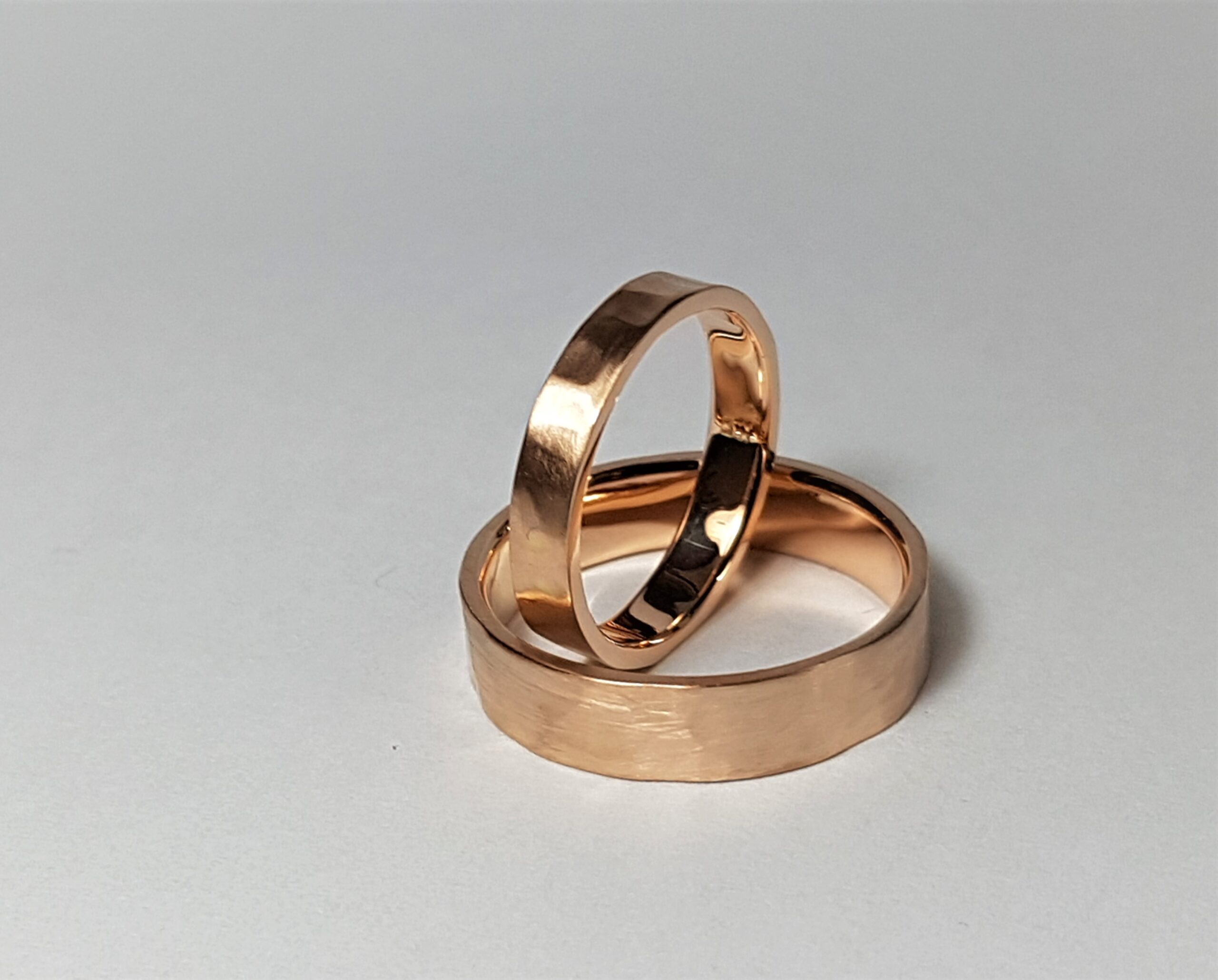 Verighete texturate, din aur roz